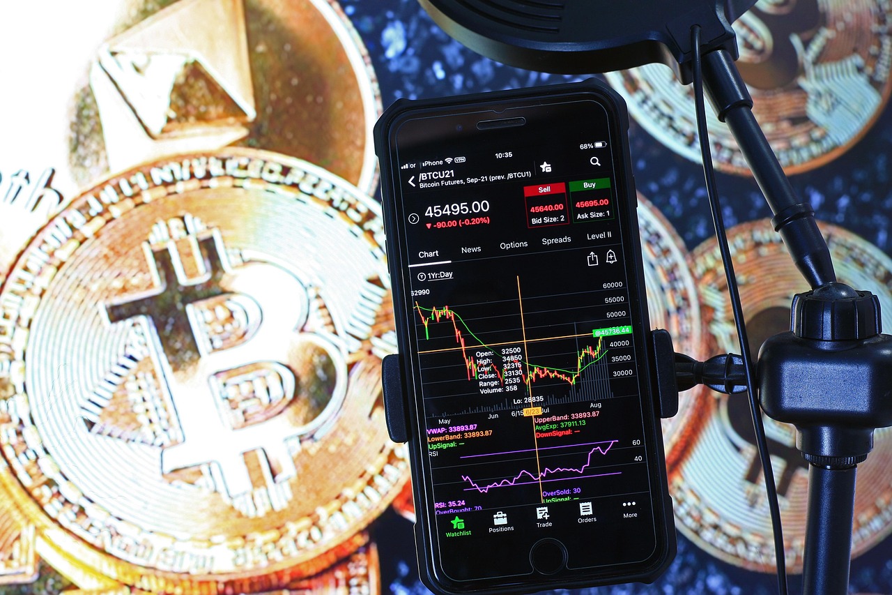 黄金再飙新高！数据：比特币通常在100~150天内跟进拉涨